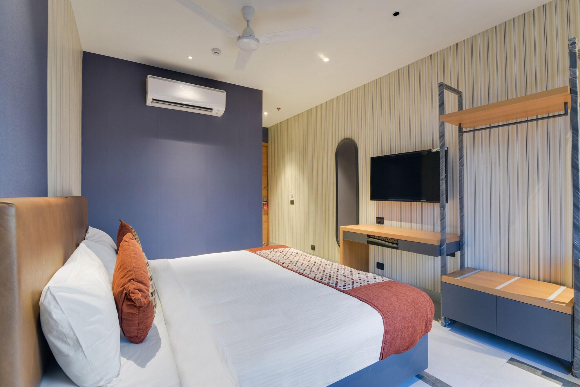 Hotel Bluestone Nehru Place By The Cosy Hotels Нью-Дели Экстерьер фото